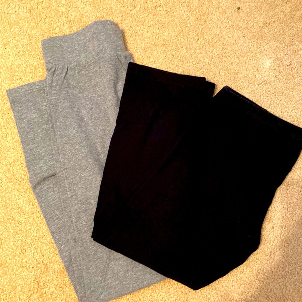 Black and grey leggings